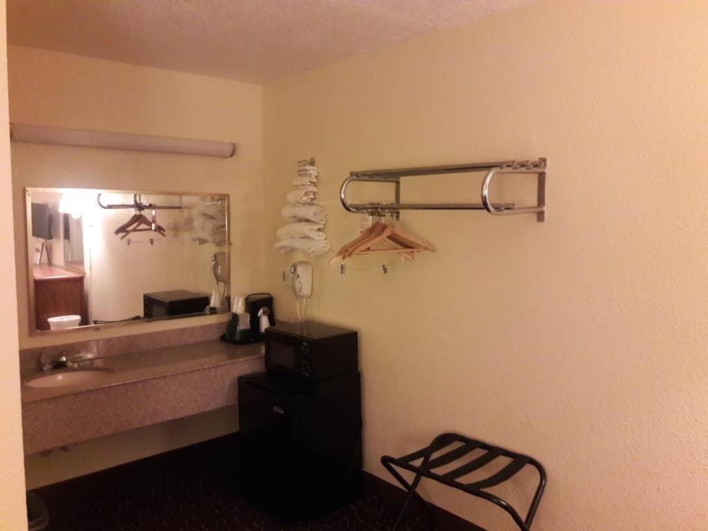 Super Inn Williamsburg Luaran gambar